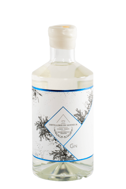 Bouteille de gin français bio de la distillerie du Sonneur