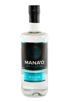 Bouteille de rhum blanc bio français de Rangiroa de la distillerie Mana'o à Tahiti