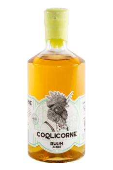 Bouteille de rhum ambré français de la distillerie Coqlicorne