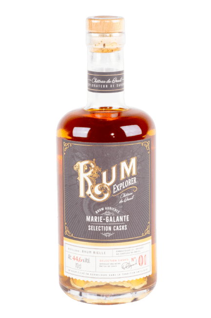 le Rum Explorer – Marie Galante rassemble la fameuse Distillerie Bielle et le savoir-faire du maître de chai du Château du Breuil. L’assemblage parfait !